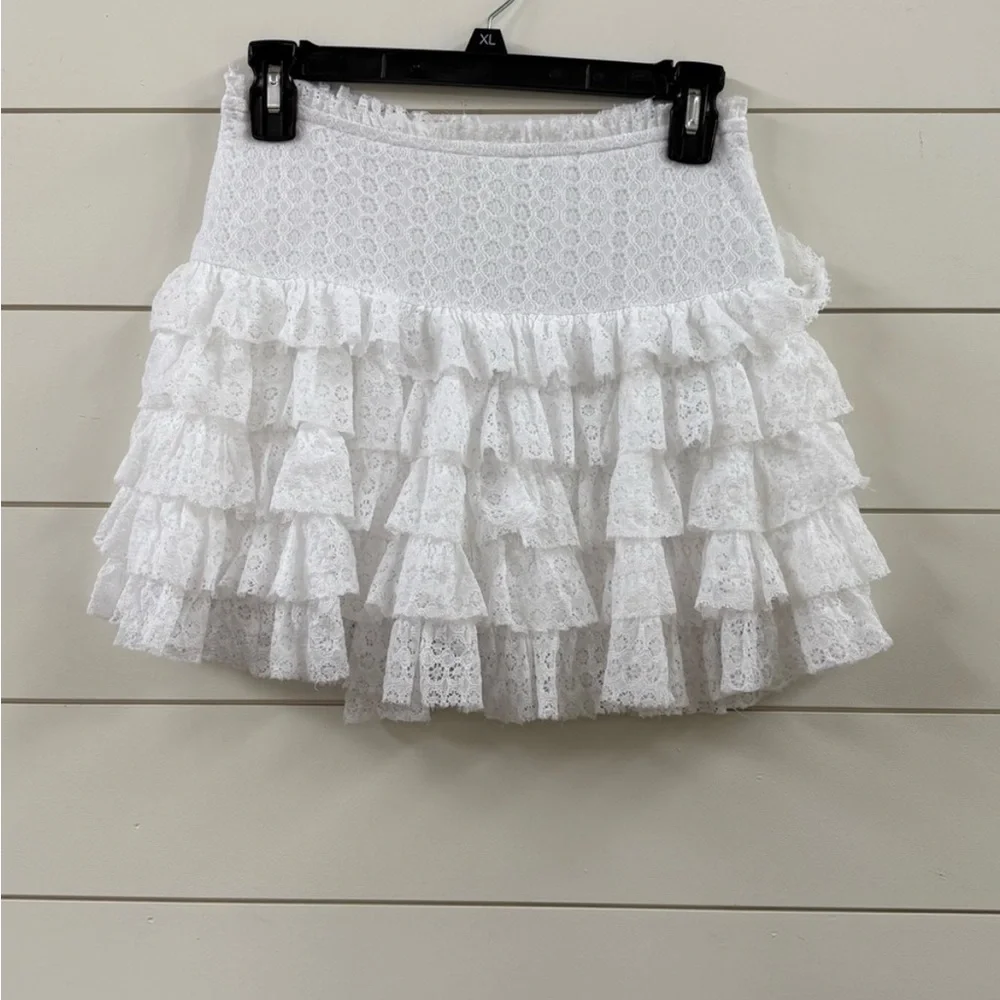 Chic American Eagle White Ruffled Mini Skirt - Picture 3 of 4
